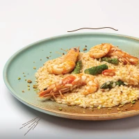 RISOTTO CON GAMBERI E ASPARAGI