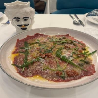 CARPACCIO DI VITELLO CON PARMIGIANO IN CROSTA